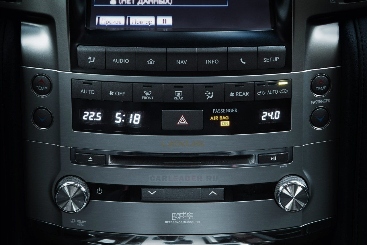 Магнитола в Lexus LX 570 2012